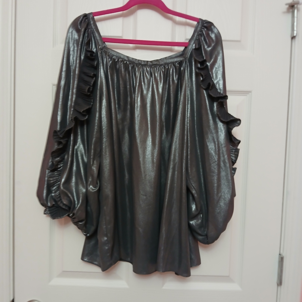 ❗️❗️❗️ 3 FOR 30 BUNDLE ❗️❗️❗️Cato Shimmering Silver Ruffle Blouse